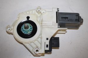 17802203 – 4F0959801D – Door window motor
