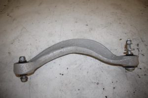 17825324 – 8K0505323H – Draagarm boven links-achter