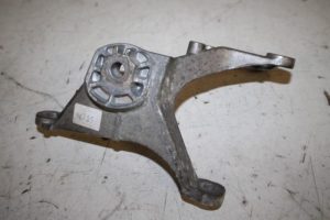 17816122 – 4H0399114D – Getriebe Halterung