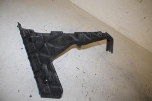 17815819 – 8R0807454C – Bumpersteun rechts-achter