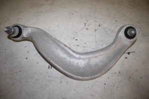 17823761 – 8K0505323H – Draagarm boven links-achter