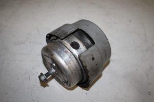 17826911 – 8E0199382B – Engine mount