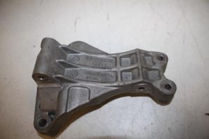 17818251 – 07L903805H – Steun (diversen)