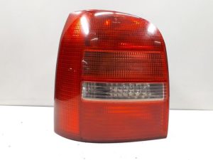 22287230 – 8D9945095D – Achterlicht links