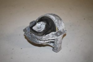 17831816 – 8K0199381KD – Engine mount