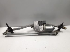 20371068 – 8T2955023E – Wiper motor + mechanism