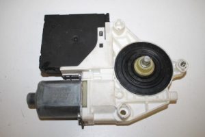 17802256 – 8P4959802D – Door window motor