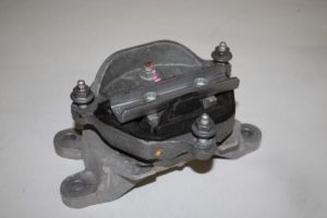 17825841 – 8K0399151CN – Getriebe Halterung