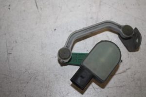 17805906 – 4F0505466M – Xenon height adjustment