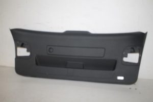 17811154 – 4G9867979A6PS – Tailgate trim