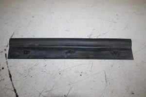 17809107 – 4G0823126 – Motorhaubegummi