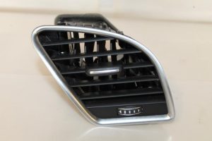 17792764 – 8T1820902GWVF – Luchtrooster Dashboard