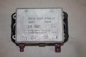17827872 – 8E0035456C – Radio versterker
