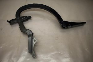 17800726 – 4G5827302B – Scharnier Achterklep