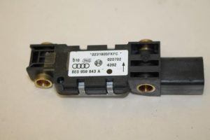17796917 – 8E0959643A – Airbag Sensor