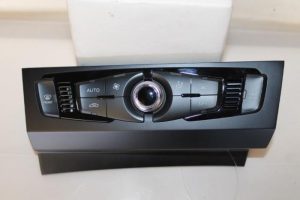 17792195 – 8K1820043QXZF – Climatronic Panel