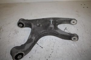 17813942 – 8K0505311J – Draagarm onder links-achter