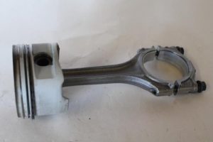 17789410 – 077107099D – Zuiger