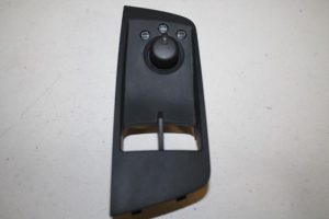 17817729 – 8E09595654PK – Spiegel Schakelaar