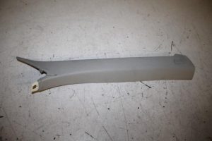 17812047 – 4G8867234BHF6 – Säule rechts vorne