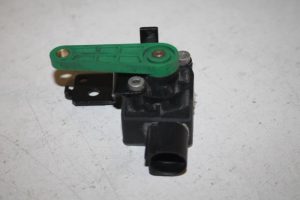 17804575 – 8J0941273G – Xenon height adjustment