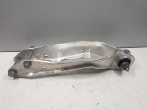 20503040 – 4M0505311J – Draagarm onder rechts-achter