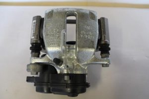 17792303 – 8K0615403C – Remklauw (Tang) links-achter