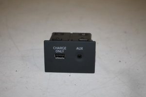 17827605 – 4G0035726 – AUX/USB aansluiting