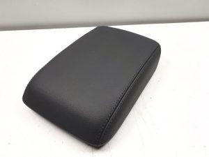 21137122 – 8K0864207C25D – Armlehne