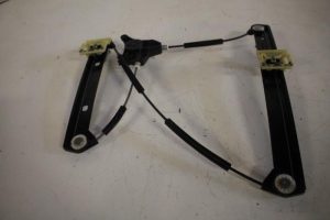 17829585 – 4KE839462 – Rear door window mechanism 4-door, right