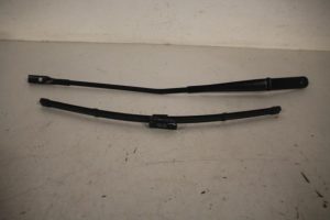 17809746 – 8W19554081P9 – Ruitenwisserarm voor