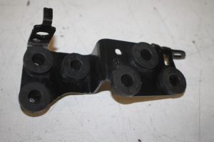 17829967 – 8W0121305AH – Steun (diversen)