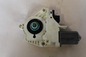 17788075 – 4F0959802B – Door window motor