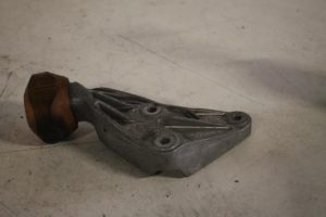 17821777 – 4F0199343T – Motorsteun