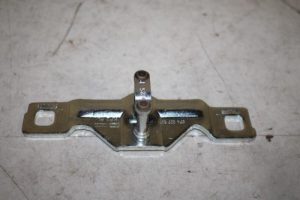 17822331 – 8P4827507 – Schloßfänger Heckklappe