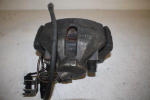 17806742 – 8E0615124A – Remklauw (Tang) rechts-voor