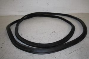 17814948 – 4M0827705 – Achterkleprubber