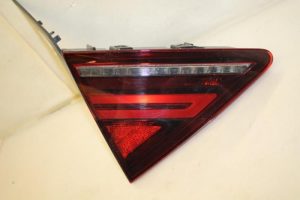 17801736 – 4G8945093K – Achterlicht links