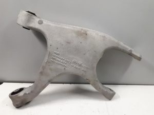 18802749 – 8R0505312F – Draagarm onder rechts-achter