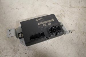 17823094 – 4F0959760C – Computer stoel