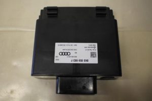 17801647 – 8K0959663F – Spannungsstabilisator