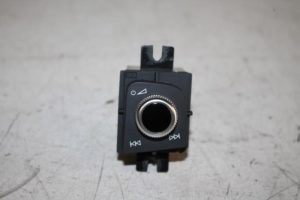 17810941 – 8W1919616 – Radio control panel