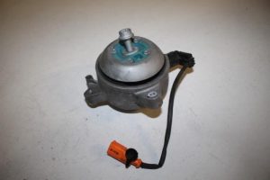 17817818 – 4H0399151AT – Getriebe Halterung