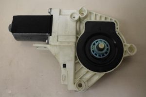 17796092 – 8K0959802A – Door window motor