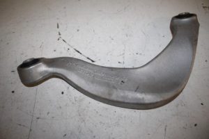 17810161 – 8K0505324H – Draagarm boven rechts-achter