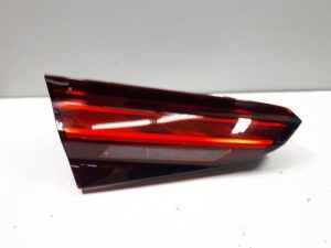 20224111 – 8W6945093AA – Achterlicht links