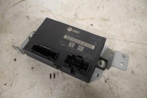 17823093 – 4F0959760C – Computer stoel