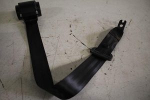 17810911 – 8V5857805AV04 – Veiligheidsgordel links-achter