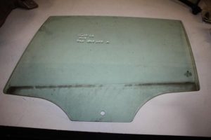 17827790 – 5G6845025 – Rear door window 4-door, left