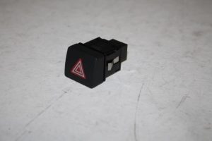 17818512 – 8W0941509A5PR – Paniekverlichtings Schakelaar